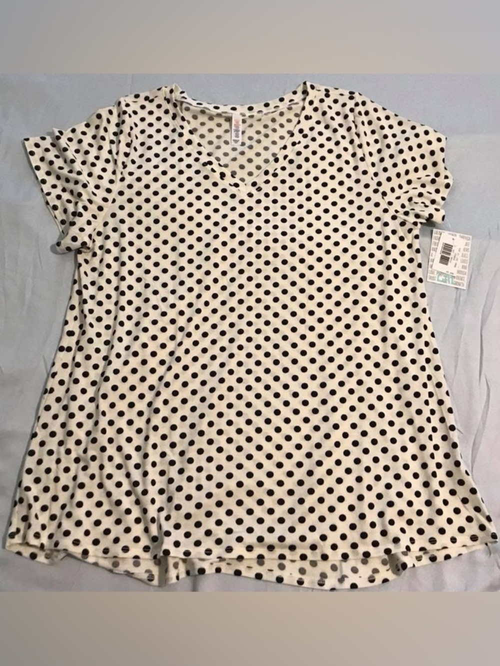 LuLaRoe Christy T Cream Short Sleeve V-Neck Top with Black Polka Dots